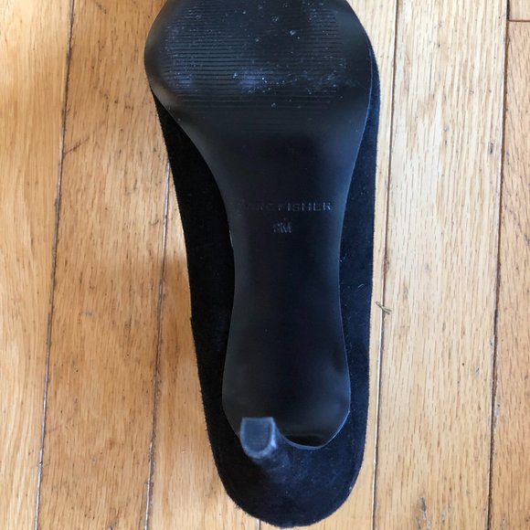 Brand New Women's Marc Fisher Black T-Strap Pumps - Picture 7 of 12